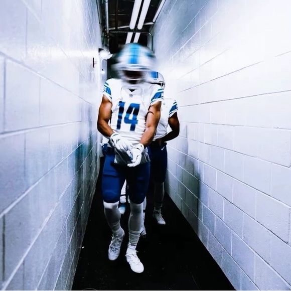 Meet your Posher, Julian - Picture 1 of 1